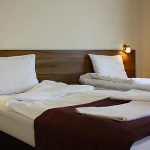 https://hotel-czerniewski.warsawhotelspoland.com